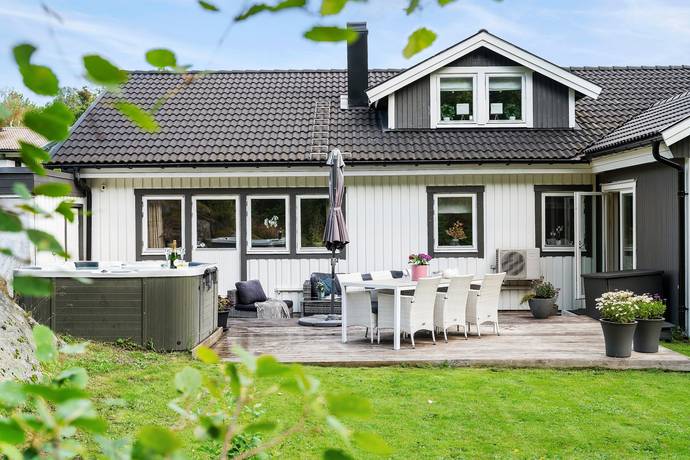 Vallda, Kungsbacka kommun