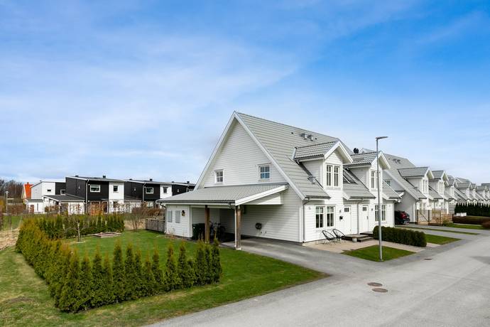 Ekeby-Almby, Örebro kommun