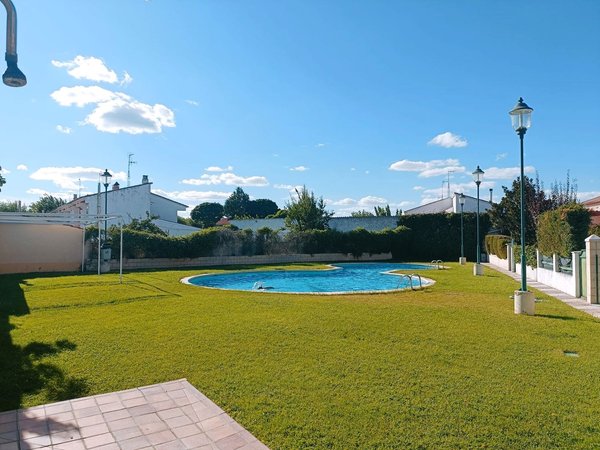 Viana de Cega,  ES