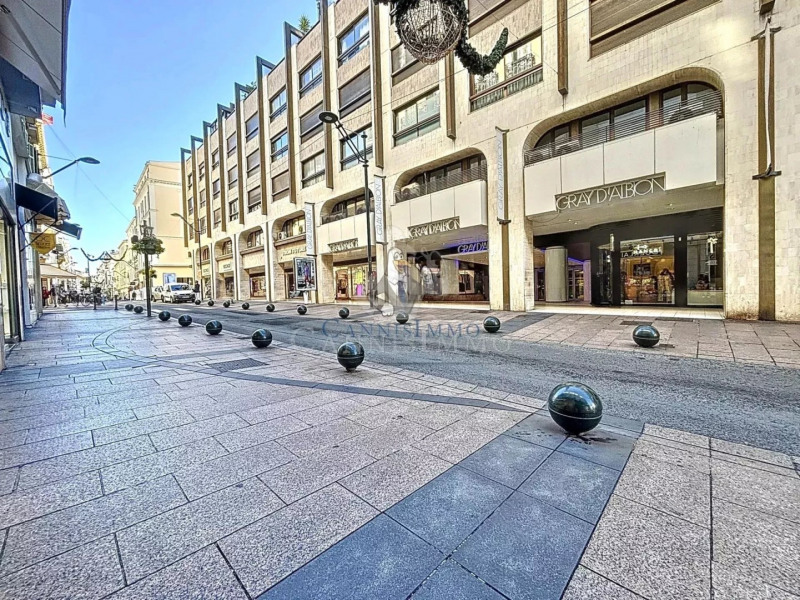 à Cannes (06400)