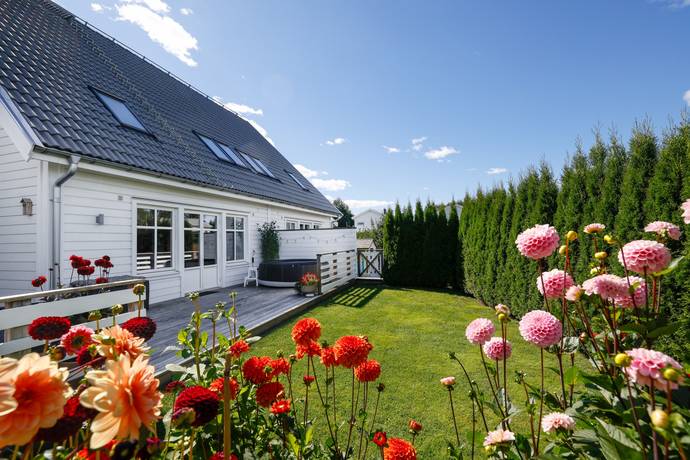 Ekeby-Almby, Örebro kommun