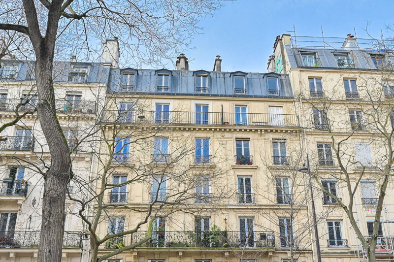 à Paris (75011)