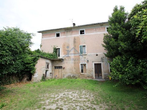 Caprino Veronese,  IT
