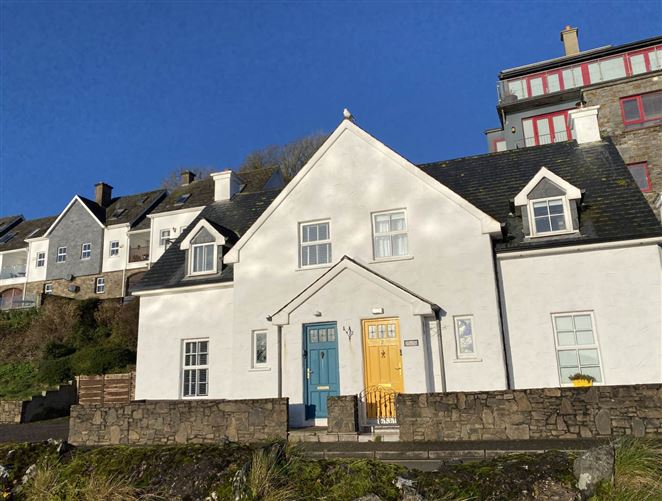 1 Lobster Cottages, World`s End, Kinsale, County Cork