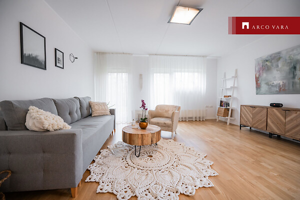 Pärnumaa, Pärnu, Paikuse, Pärnade puiestee 14