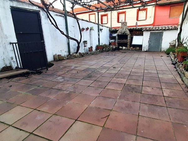 Viana de Cega,  ES