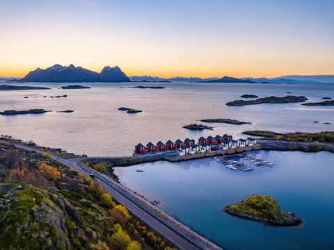 Moltebærholmen, Svolvær