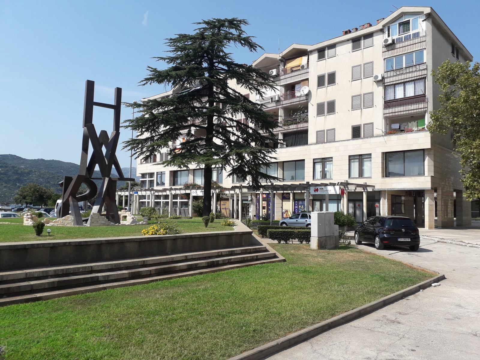 Ploce, Ploce center