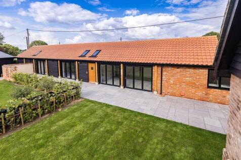Kilnfield Barns, Woodhall Road, Chignal St. James