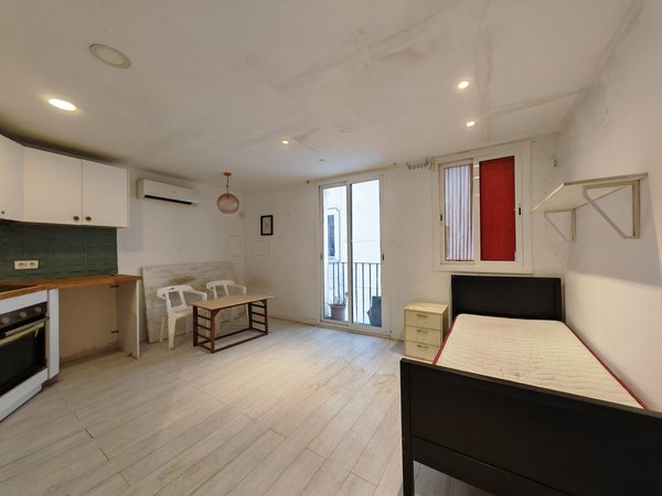 Flat in calle del Malnom, El Raval, Barcelona