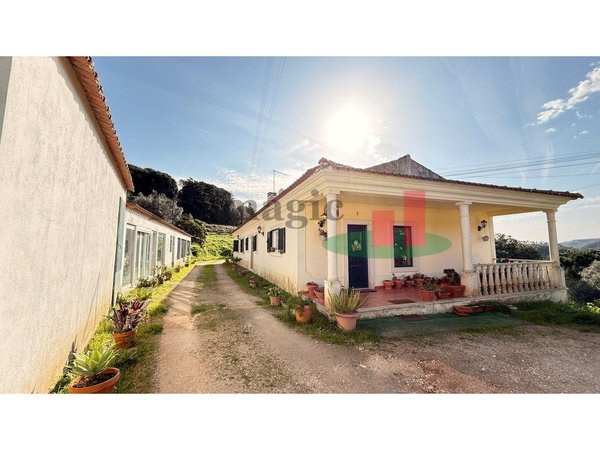 Detached house in Teixeira e Teixeiró, Baião