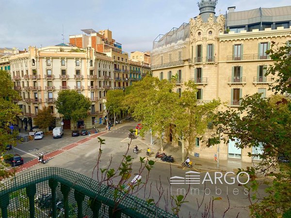Flat in calle de Méndez Núñez, La Dreta de l'Eixample, Barcelona