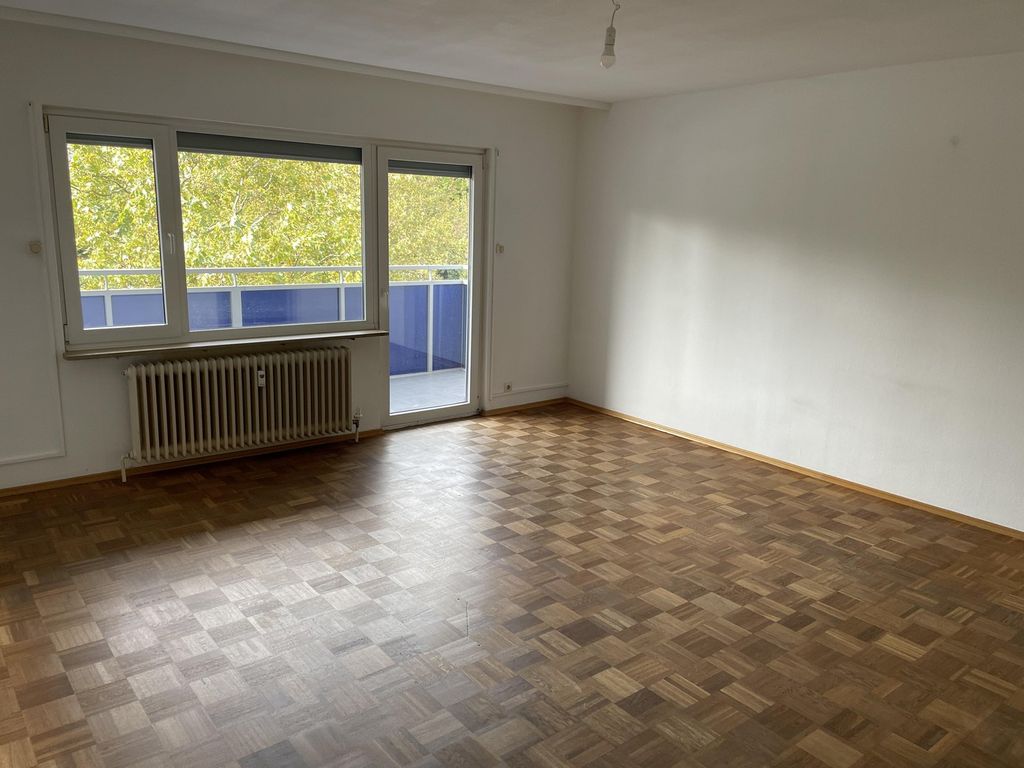 NEUOhne Makler, von Privat: bezugsfreie 3-Zimmer-Wohnung mit Balkon im gepflegten MFH - FFM Bornheim
