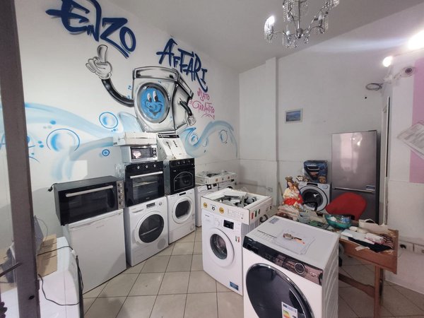 Commercial premises in via Regina Margherita, 50, Miano, Napoli