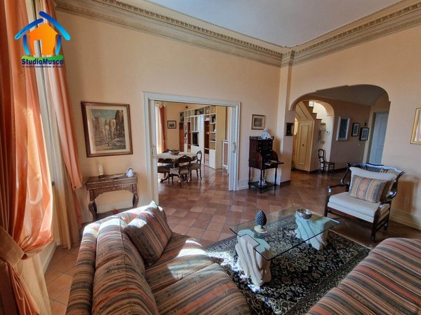 Penthouse in vico Fiorentine a Chiaia, Chiaia-Mergellina, Napoli