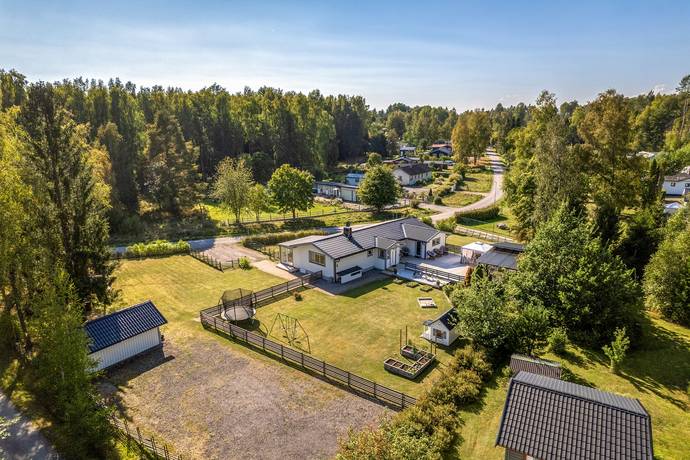 Dammkärrsvägen 42 i Södertälje, Södertälje kommun - villa till salu - Hemnet