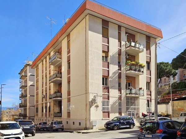 Flat / Apartment in via Quod Quaeris, 35, Marina Messina - Regina Margherita - Via Garibaldi , Messina