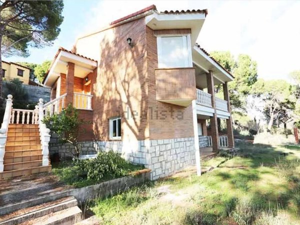 Detached house in avenida de la Costa de Madrid, San Martín de Valdeiglesias