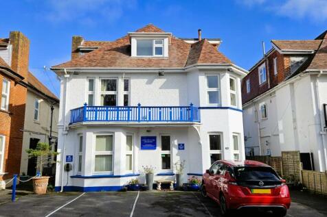 6 bedroom hotel for sale