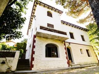 Building, Gelida