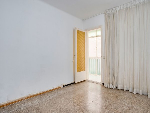 Flat in calle de Cristòfor Llargués i Campmany, La Gavarra, Cornellà de Llobregat