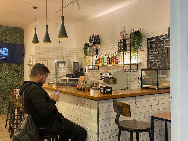 Commercial premises in calle de Meléndez Valdés, 52, Gaztambide, Madrid