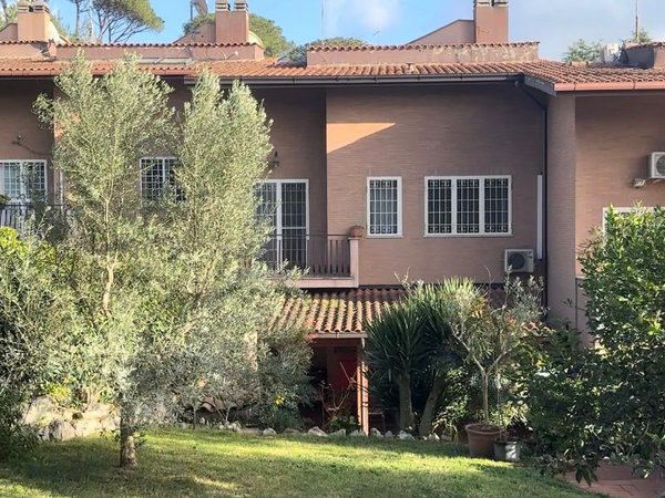 Terraced house in via Tullio Passarelli, Nn, Tre Pini - Villaggio Azzurro, Roma