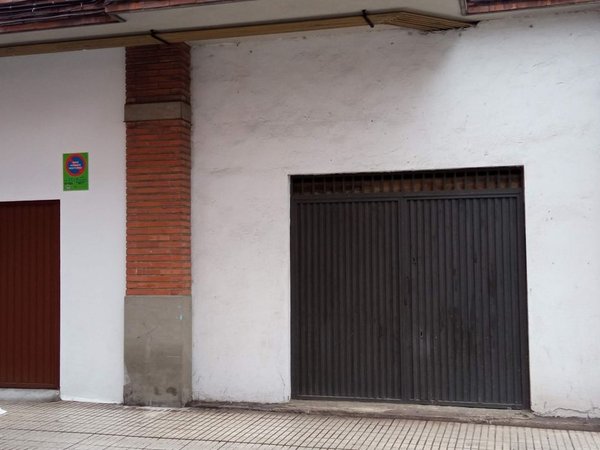 Commercial premises in plaza Médico Félix Prieto, La Calzada, Gijón