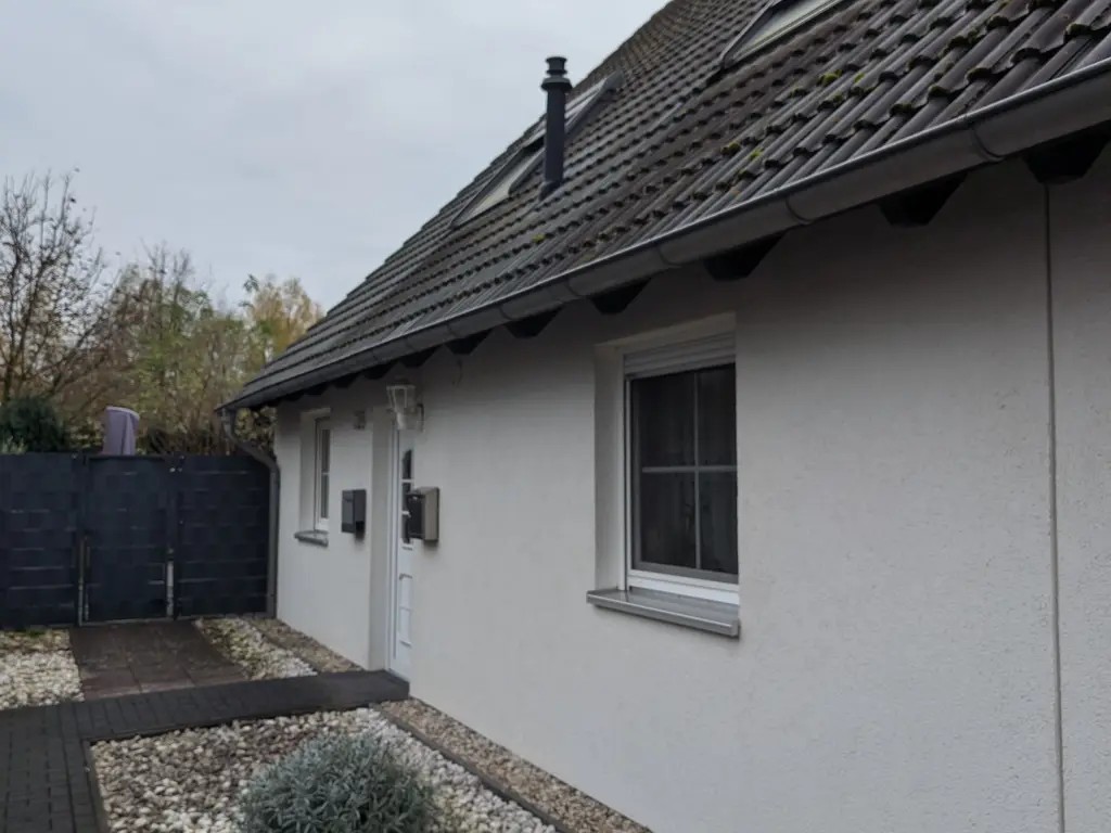 NEUsehr schöne Eigentumswohnung mit Blick in das Grüne vom Balkon oder Garten zu verkaufen !