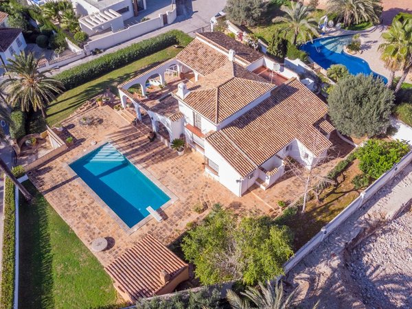 Detached house in calle Mar Báltico, El Portet-Pla del Mar, Moraira